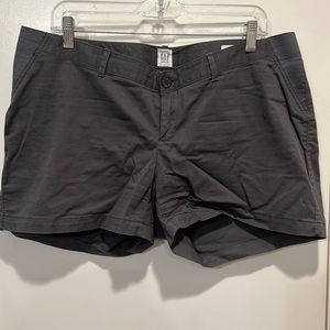 Gap maternity shorts size 12